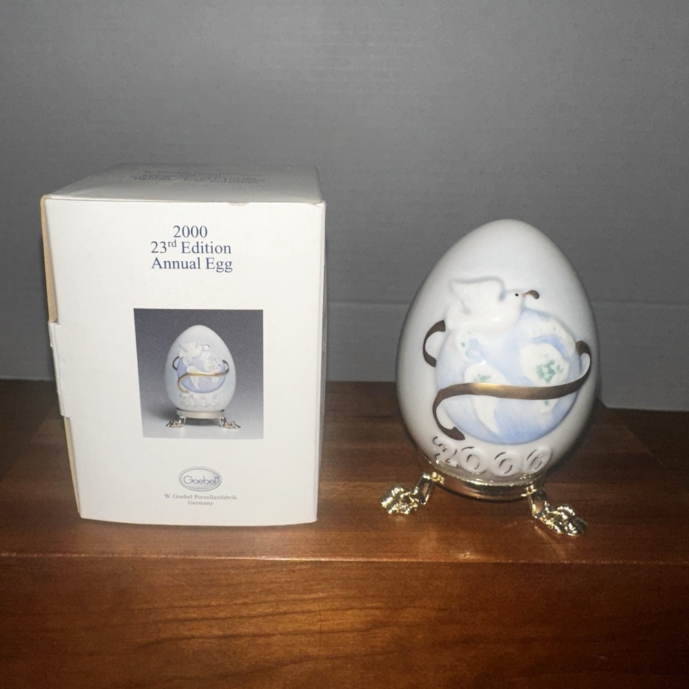 2000 Goebel Porcelain Easter Egg Dove Globe with Stand & Box 23rd Ed. Annual Egg